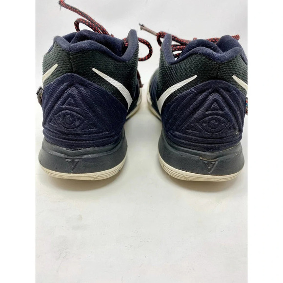 Nike Kyrie 5 x Friends Black‎ Basketball Sneakers - Picture 10 of 12